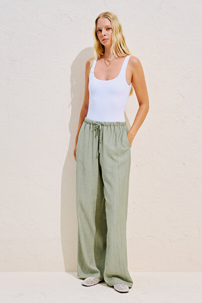 Manuka Textured Tie-Up Pants Green