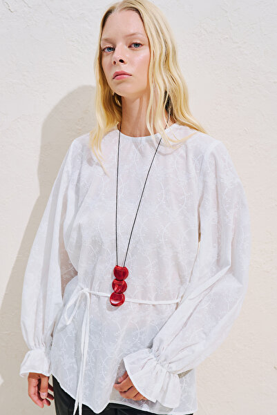 Manuka Embroidered Volume-Enhanced Limited Edition Blouse Ecru