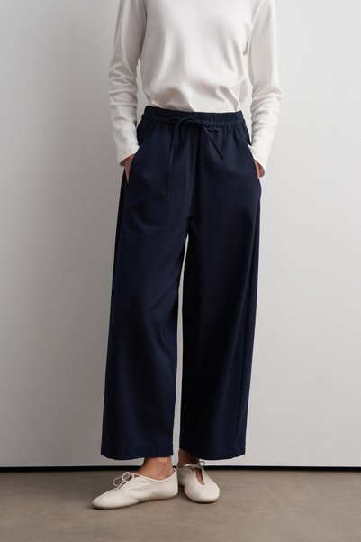 KADRİYE BAŞTÜRK Barrel Gabardine Trousers Navy Blue
