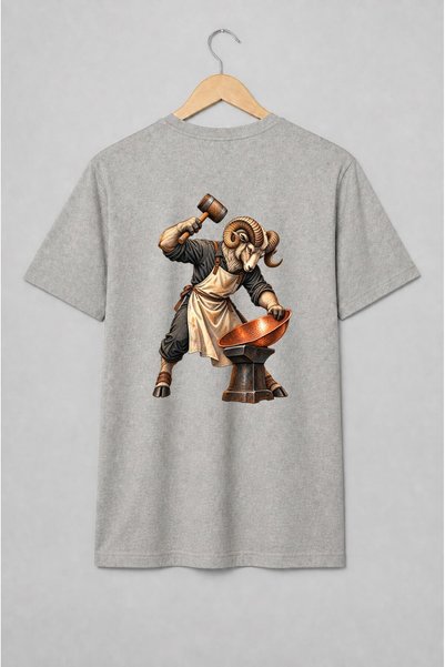 Generic Brand Tricou unisex cu Berbec fierar la nicovală, ilustrație fantasy