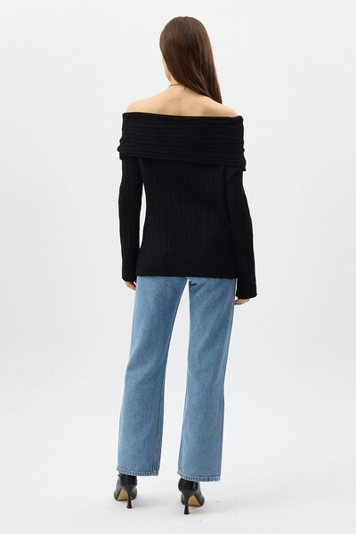 Serenity Boat neck long sleeve sweater