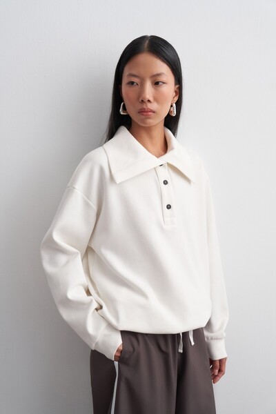KADRİYE BAŞTÜRK Wide Collar Textured Sweatshirt Ecru