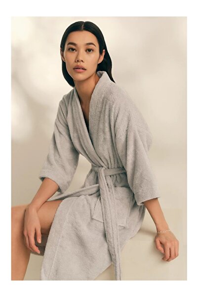THE WHITE COMPANY رداء حمام نسائي من القطن العضوي الأساسي مع ياقة شال