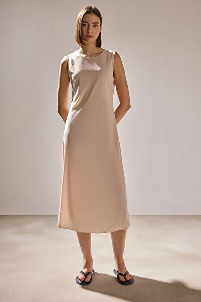 Touché Privé Sleeveless Bicycle Neck Lining Dress