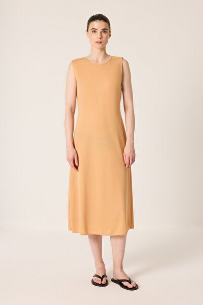 Touché Privé Sleeveless Bicycle Neck Lining Dress