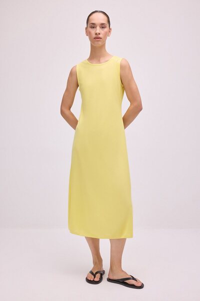 Touché Privé Sleeveless Bicycle Neck Lining Dress