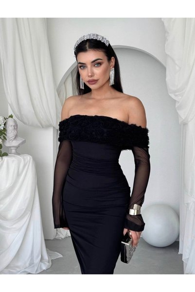 Dilek Vardar Siyah Kadın Madonna Yaka Gül Detaylı Yırtmaçlı Elbise