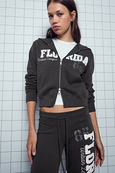 Bershka Kapüşonlu yamalı sweatshirt