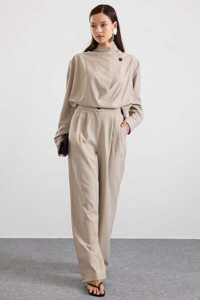 Olcay Degaje Collar Blouse Pants Two-Piece Set Stone 9481-Tk
