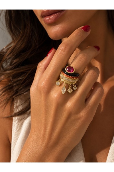 Hector&Co. Jewellery Gold Renk Siyah Emaye ve Kırmızı Taş Detaylı Sallantılı ...
