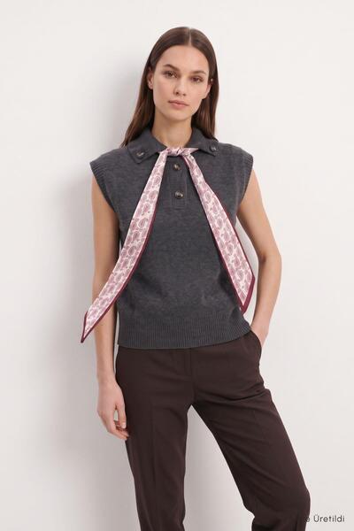 Serenity Polo collar sweater with scarf