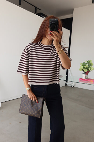 Özge Özgenç Dik Yaka Çizgili Oversize Triko Bluz