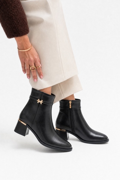 LuviShoes PREMY Siyah Cilt Tokalı Kadın Bot