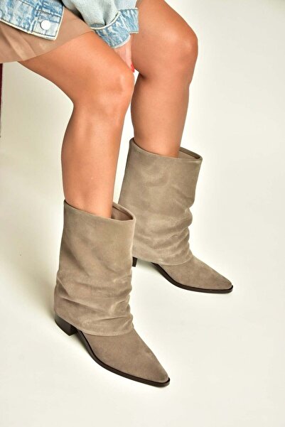 Fox Shoes Z654940361 حذاء نسائي من الجلد الطبيعي باللون الرمادي مع كعب سميك و...