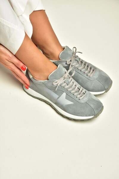 Fox Shoes Z312516661 Gray Genuine Leather Suede Women's Sports Shoes Sneakers