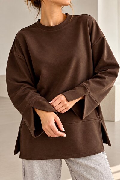 bb butik basic Oversize Yırtmaç Detaylı Bisiklet Yaka Sweatshirt - Kahverengi...