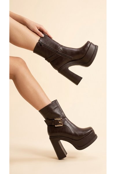 Moda Lime Women's Leather Look Big Buckle High Platform Heeled Boots