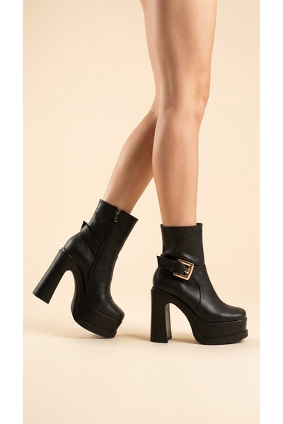 Moda Lime Women's Leather Look Big Buckle High Platform Heeled Boots