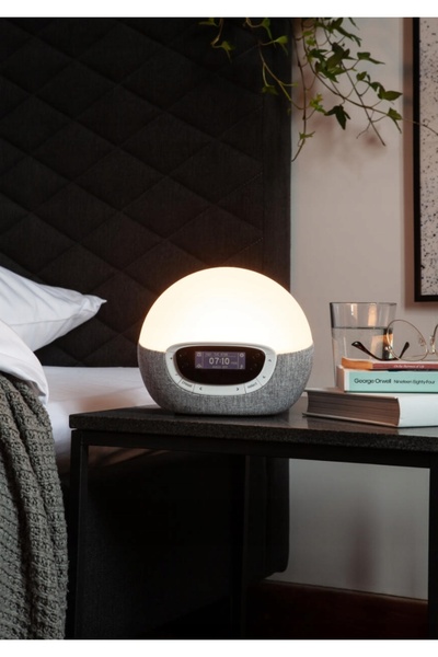 Lumie BodyClock Shine 300 Ceas deșteptător cu lumină LED și simulare de răsăr...