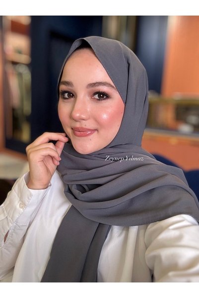 By Zeynep Yılmaz Crepe chiffon shawl