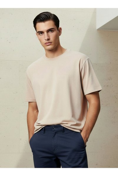 FAV Men Relaxed Fit Crew Neck Short Sleeves T-shirt