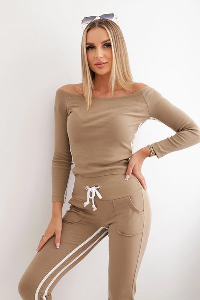 Kesi Set hanorac reiat camel și pantaloni cu talie înaltă, cu dungi duble