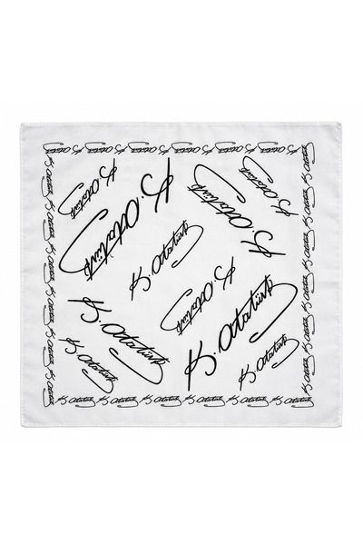 HER ŞEY NOTA www.herseynota.com Atatürk İmza Desenli Beyaz %100 Pamuk 52x52cm Fular Bandana (Okul, Etkinlik, Tören, Gösteri)