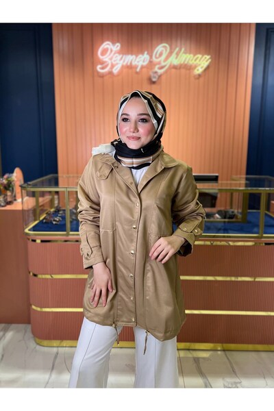By Zeynep Yılmaz Loren Trençkot Camel