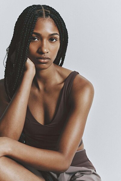 H&M Integral-bra sports top with SculptMove™