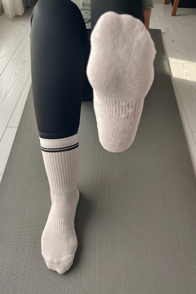 STEPPE BERRY Cotton Non-Slip Sole Towel Yoga and Pilates Socks