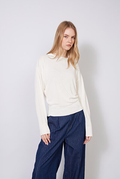 Nisan Crew Neck Basic Knitwear Blouse Ecru