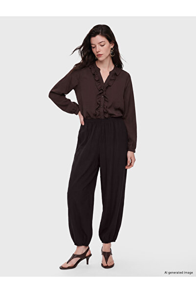 LC Waikiki بنطلون رياضي للنساء من LCW Comfort مع خصر مطاطي