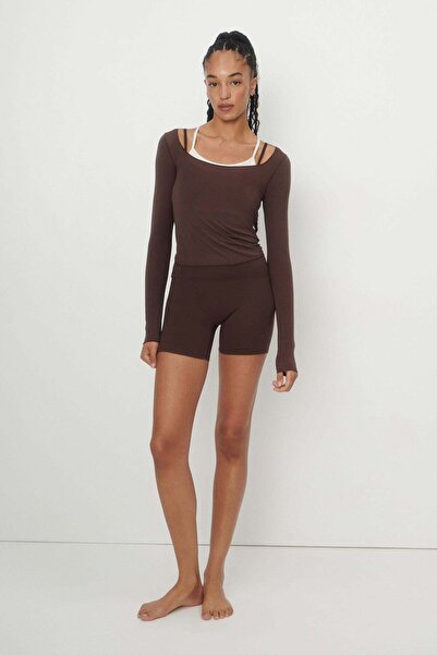 H&M Sports top in modal