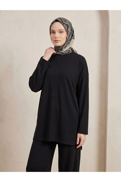 Lunsera Store بدلة بنطلون بتفاصيل شق أمامي مخيطة - أسود