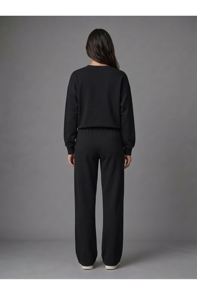 Noe Collection Women's Crew Neck Long Sleeve Tracksuit Set Comfortable Fit Loose Leg Two-Piece Sportswear