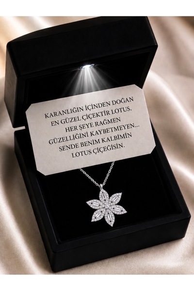 SARIASLAN Rodyumlu 925 Ayar Gümüş Işıklı Kutuda Lotus Çiçeği Kolye