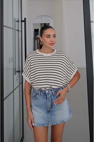 Havoş Cremefarbener Casey-Strickpullover mit kurzen Ärmeln und Streifen