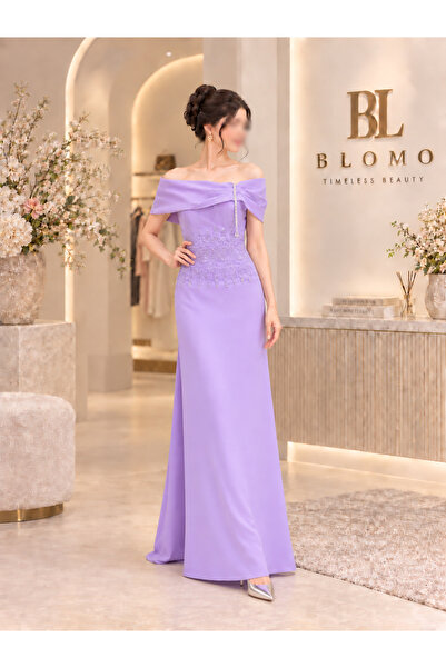 BLOMO Long Evening Gown with a Slim Fit That Accentuates the Beauty of the Fi...