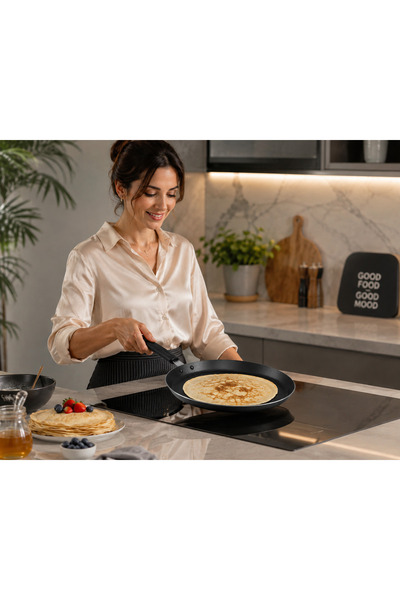 LAMAR Lamart Leila Pancake Pan 26cm, Black Non-Stick Flat Pan for Pancakes, Crepes and Easy Everyday Cooking