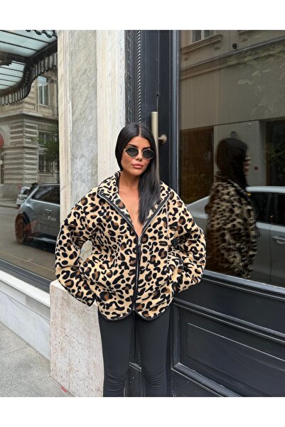 LE CARAMBOLE Women's Leopard Patterned Zippered Oversize Plush Sweatshirt