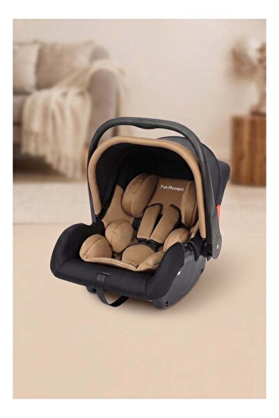 Fun Moment A versatile infant car seat suitable for use up to 15 months; it f...