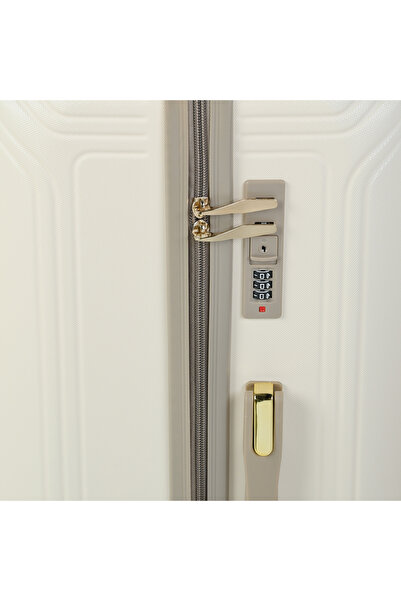 HighEnd طقم دبش عرائس فخم ومتكامل - 4 قطع احلى طقم دبش عرائس مكون من 4 قطع بتصميم فخم وعصري. حقائب متينة بعجلات مزدوجة، قفل أمان، ومساحة واسعة لتنظيم جهاز العروسة بكل سهولة. اطلبيها اليوم لتميز رحلة زفافك!