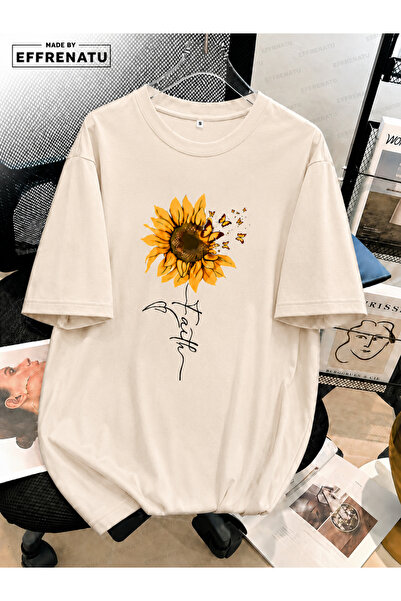 Kelebekli Ayçiçeği ve Faith Baskılı Açık Bej Büyük Beden Oversize Unisex Bisiklet Yaka Tişört