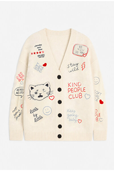 it's basic Kadın Ekru w6-101 Oversize Nakış Özel Desen Tasarım Düğmeli Hırka