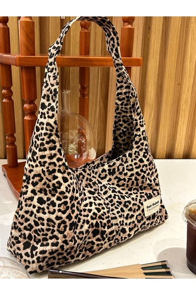 san suhet Leopar Desen Üçgen Omuz Çantası