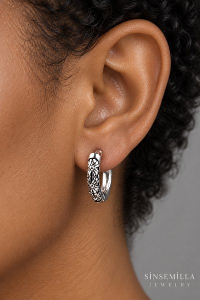 Sinsemilla Jewelry Flower Pattern Steel Hoop Earrings