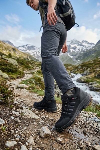 XStep Outdoor Cold-Resistant Winter Non-Slip Sole Trekking Shoes