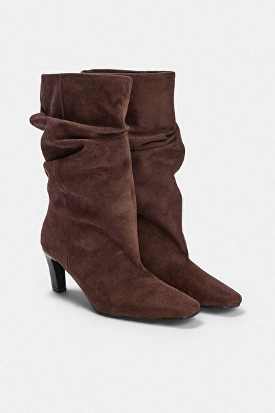 TRENDYOL SHOES Σκούρο καφέ Slouchy 6,5 εκ. Γυναικείες μπότες με τακούνι TAKAW...