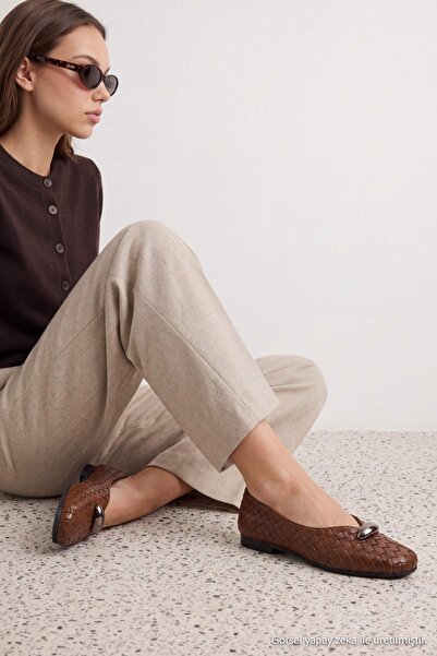 TRENDYOL SHOES Taba Aksesuar Detaylı Kare Burun Kadın Babet TAKAW26BE00007