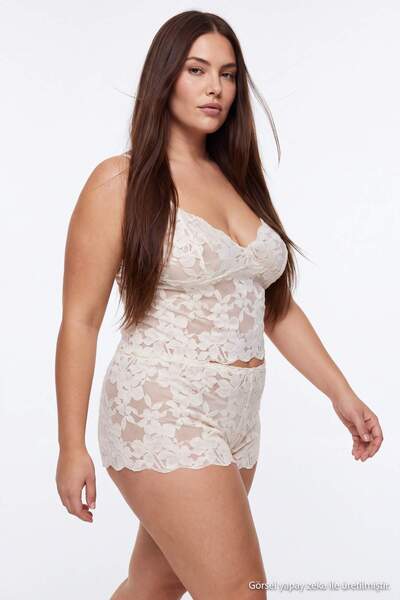 Trendyol Curve Weißes, dehnbares, sexy, körperechtes Dessous-Set aus Spitze i...